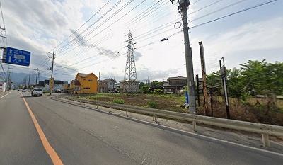 県道140号線沿い